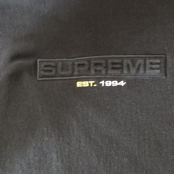 Supreme SS18 Embossed Logo Hoodie Sz XL - Picture 2 of 3